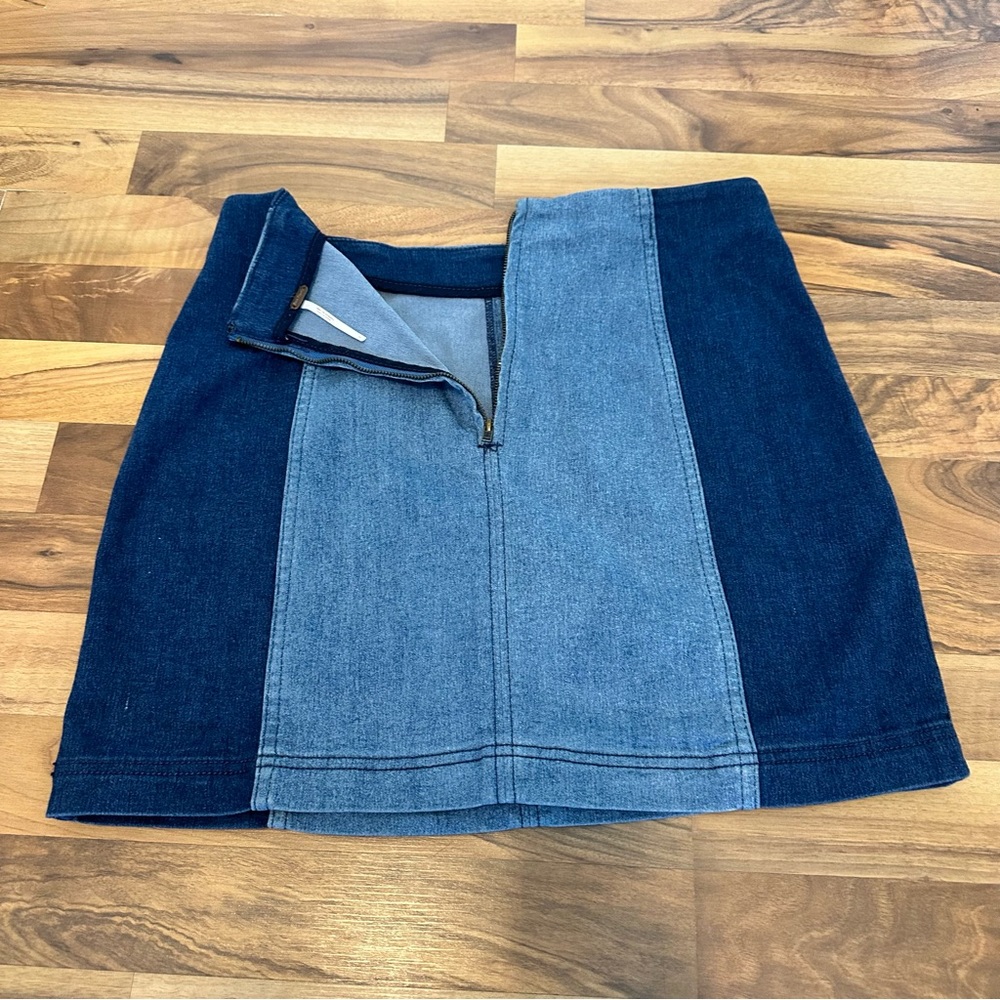 Free People✨Two-Tone Blue Denim Mini Skirt - Picture 6 of 14